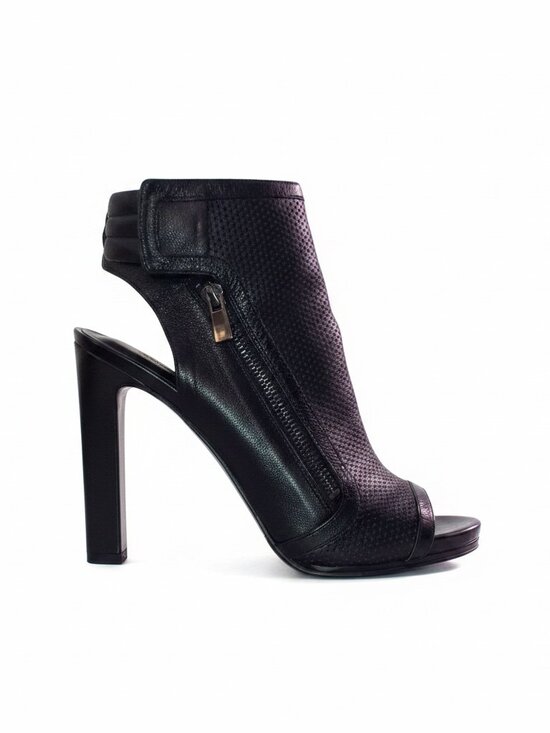Nine West Shoes - Nine West Black Tiptoe Booties Size 8.5